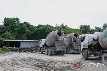 Kejati Sumsel sita 14 unit alat berat milik PT KMM