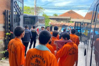 Polisi limpahkan kasus judi daring 35 WNA India ke Kejari Denpasar