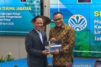 Menteri LH Jumhur siap berjuang lindungi masyarakat adat