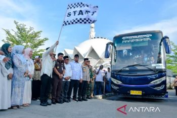 Wakil Bupati H. Adlin Tambunan lepas keberangkatan 205 jamaah calon haji Sergai tahun 2026
