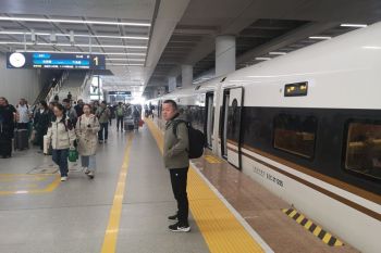 Sensasi membelah jalur Beijing-Hangzhou, menembus kecepatan 100 km per jam