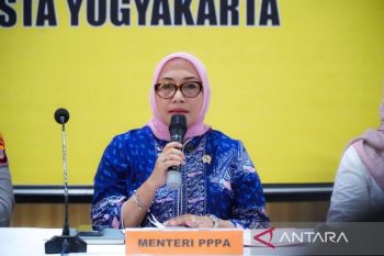 Menteri PPPA minta maaf soal usulan pindah gerbong KRL usai kecelakaan Bekasi
