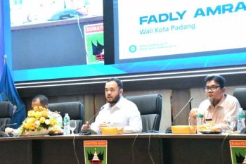 Jadi narasumber rakor smart city, Wako Fadly Amran : Call center 112 tulang punggung penanganan darurat lintas sektor