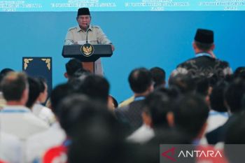 Berita politik kemarin: Prabowo tegas soal patriotisme hingga program kopdes