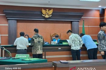 Sidang gugatan kepada Dirut RSUP Kandou masuk pembuktian surat