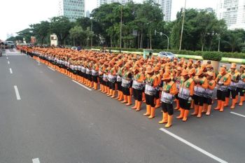 DKI kerahkan 1.400 petugas kebersihan pada peringatan Hari Buruh