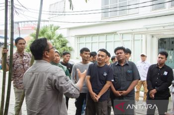 Puluhan petugas Kebun Raya Bogor dilatih kelola sampah terpadu