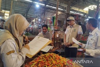 Harga bahan pokok di Bekasi alami penurunan disertai stok melimpah