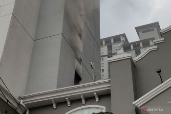 Kebakaran melanda Apartemen Mediterania di Jakbar