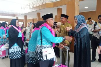 Bupati Belitung titip doa kemajuan daerah kepada 42 JCH
