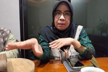 Mitra Bulog menjual Minyakita di pasar sesuai HET