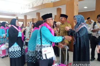 Bupati Belitung harapkan calon haji berdoa untuk kemajuan daerah