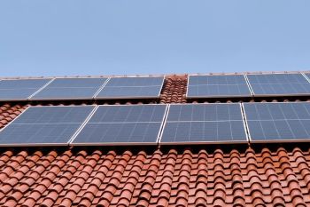 Tekan biaya listrik, Korem 074/Warastratama Solo pasang panel surya