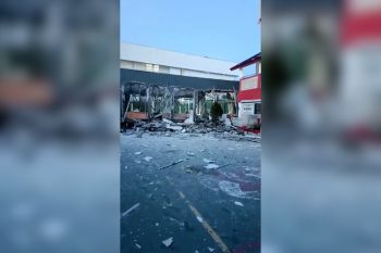 Ledakan rusak lapangan padel dan sekolah, diduga kebocoran tabung gas