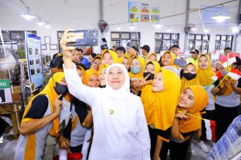 Khofifah ajak kolaborasi wujudkan industri maju dan pekerja sejahtera