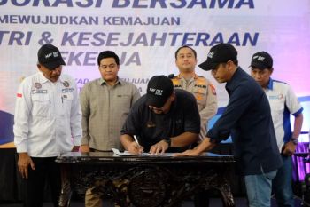 Pemkab Gresik targetkan serapan tenaga kerja lokal 60 persen