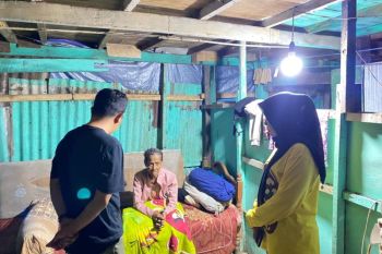 Pemkot Makassar renovasi hunian layak bagi pasangan lansia di Panaikang
