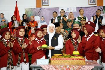 Gubernur Khofifah rayakan Hardiknas bersama siswa Sekolah Rakyat Mojokerto