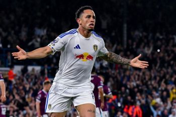 Leeds United jauhi zona degradasi usai tekuk Burnley 3-1