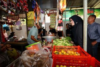 Pemkab Banyuwangi bebaskan retribusi pedagang pasar setiap akhir pekan