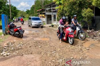 Bupati Kubu Raya pastikan perbaikan jalan batas kota pada 2026