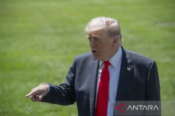Trump harap sistem keuangan Iran runtuh
