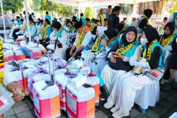 Wali Kota Mataram melepas 393 calon haji Kloter 10