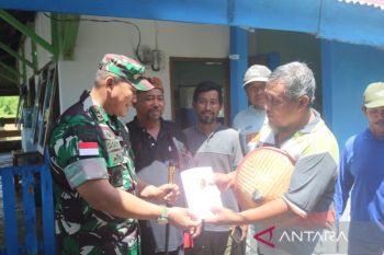 Kodam XV/Pattimura menyalurkan bantuan perbaikan masjid di Waili Malut