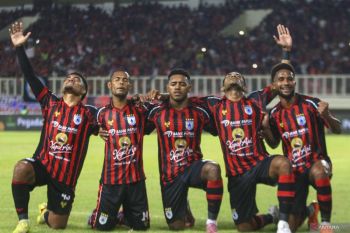 Persipura lolos ke babak playoff usai kalahkan Persiku 2-0
