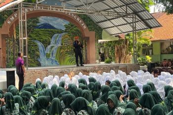 KAI Daop 7 Madiun masifkan edukasi perlintasan KA bagi pelajar