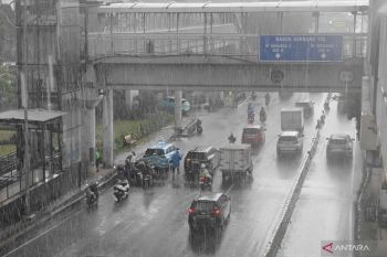 Jakarta diprediksi hujan ringan pada pagi hingga sore hari pada Senin (4/5/2026) hari ini