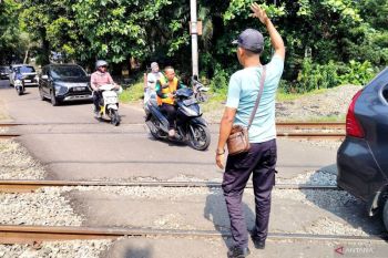 Mesin kendaraan sulit mati karena faktor elektromagnetik di rel kereta