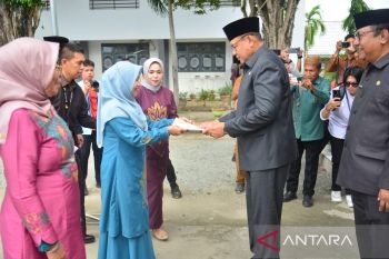 Gubernur Gorontalo minta guru tidak kalah dari teknologi AI