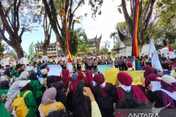 Polresta Padang kawal aksi demonstrasi peringati hari buruh