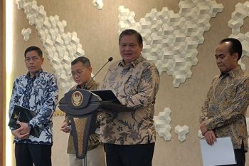 Indonesia readies flexible energy scenarios amid oil swings