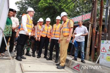 Pemkot Bekasi mulai tata utilitas lewat peluncuran perdana jalur terpadu saluran kabel