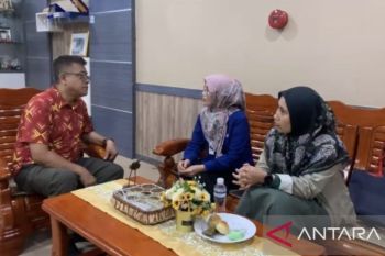Pesona Masjid Tanjak di Batam pukau pelancong dari Jatim