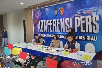 Polda Kepri ungkap praktik penyelundupan pakaian bekas lewat pelabuhan di Batam