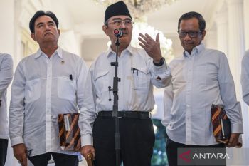 Warisan kolonial di balik seragam cokelat