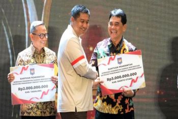 Bupati Shalahuddin terima penghargaan terbaik I penurunan pengangguran Regional Kalimantan