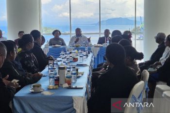 Masyarakat Abar Jayapura tetap produksi gerabah di tengah wabah COVID-19