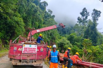 Relawan PLN dari Semarang ke pedalaman Kalimantan, ikut menyalakan harapan