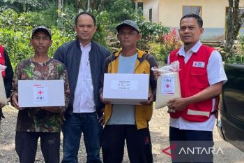 PMI Cianjur distribusikan bantuan untuk korban banjir Batulawang