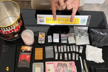 Polres Agam tangkap pengedar beserta 22 paket sabu-sabu berbagai ukuran