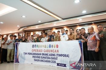 Imigrasi dan aparat gabungan awasi mahasiswa asing di Unand, 103 WNA terdata belajar di Padang