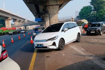 Jasamarga terapkan "contraflow" Tol Japek urai kepadatan kendaraan akibat pemeliharaan jalan