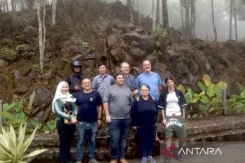 Gemolog Australia-Prancis teliti berlian dan Geopark Meratus di Kalsel