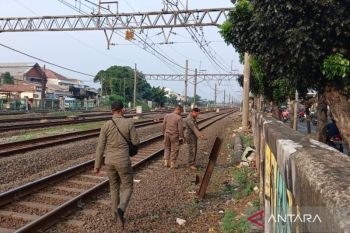 Satpol PP akan tutup akses liar ke rel Jatinegara usai viral video mesum