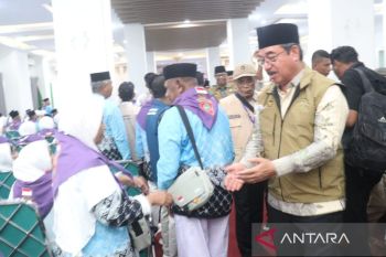 Gubernur Maluku lepas keberangkatan 393 calon haji Kloter 24