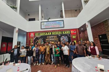 Kejari Karo buka akses informasi, dorong peran pers awasi penegakan hukum